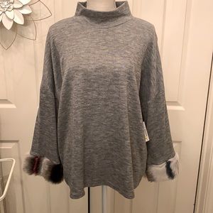 Lily London very elegant pullover top!